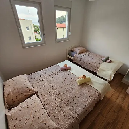 Apartment Lara Drvenik (Split-Dalmatia)
