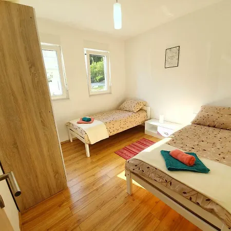 Lara Apartment