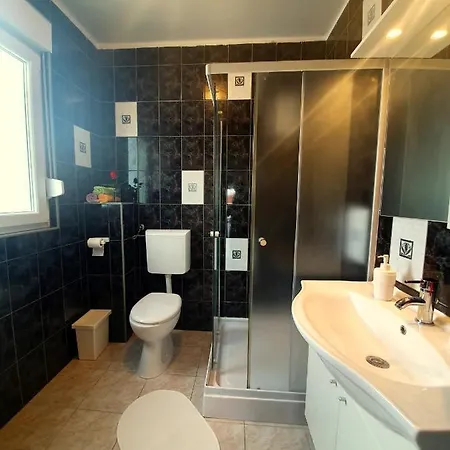 Lara Apartment
